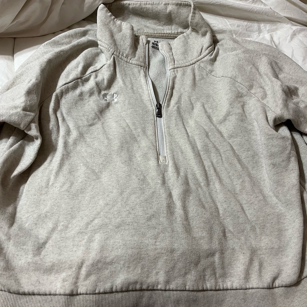 Under Armour cream women’s pull over